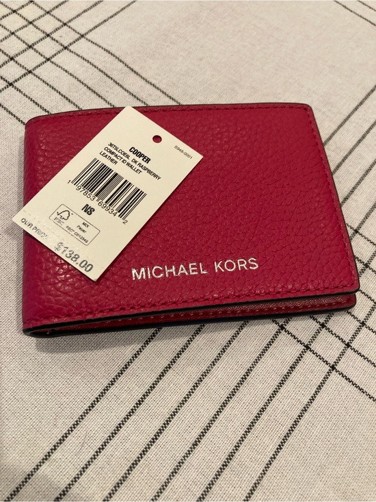 Michael Kors Handbags - Michael Kors Raspberry Pebbled Leather Card Holder